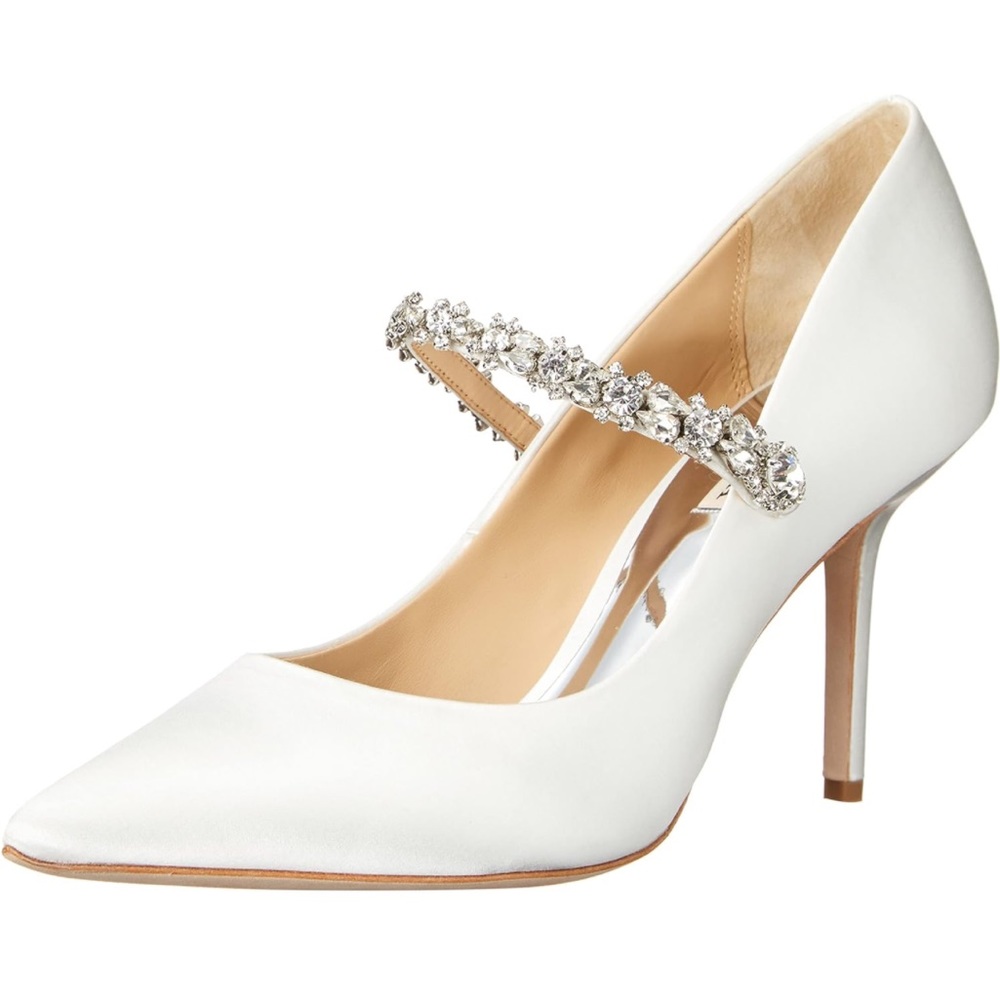 Badgley Mischka Theory Pump in Soft White